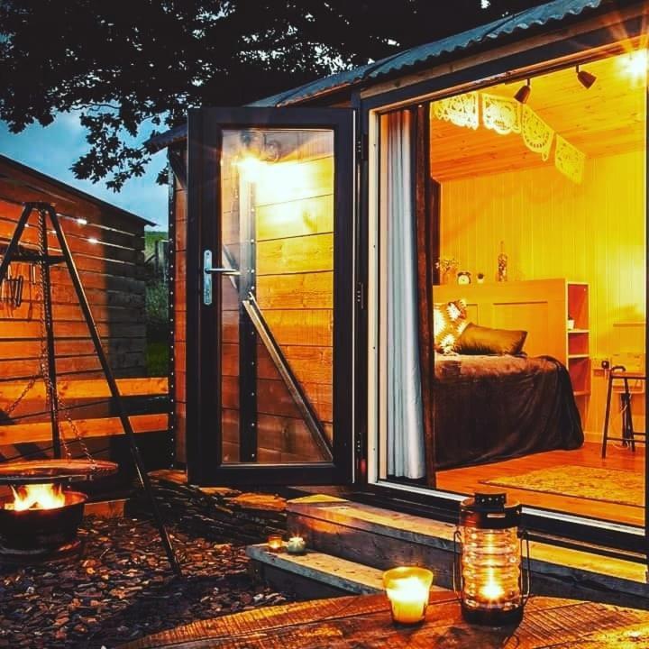卡菲利 Under The Oak Glamping酒店 外观 照片